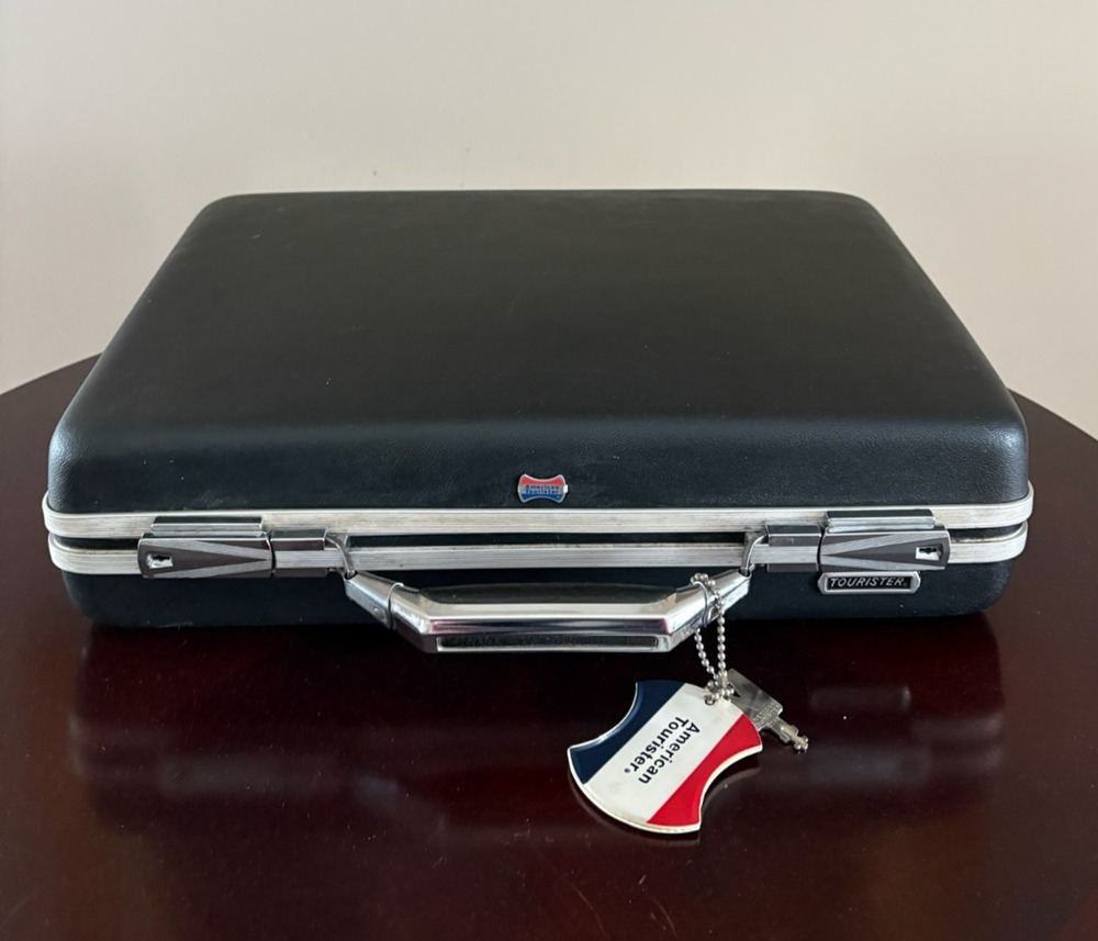 VintageAmerican Tourister BriefcaseHard Shell Vinyl Lock 18x14x3.75 Black W/ Key